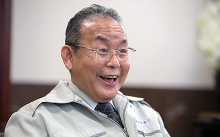 大笑いの引山工場長